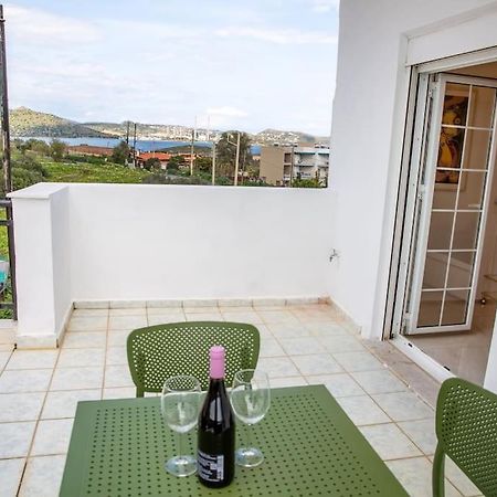 Seafront Central Apt In Lavrio Apartment Exterior photo