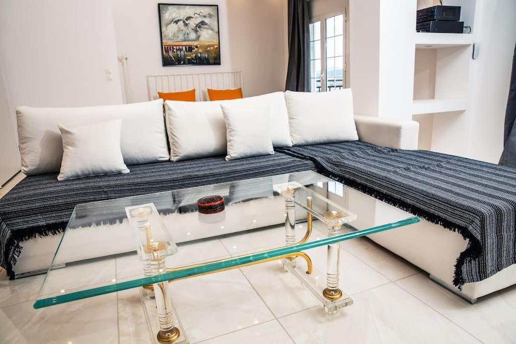 Seafront Central Apt In Lavrio Apartment Exterior photo