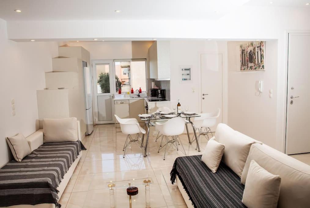 Seafront Central Apt In Lavrio Apartment Exterior photo