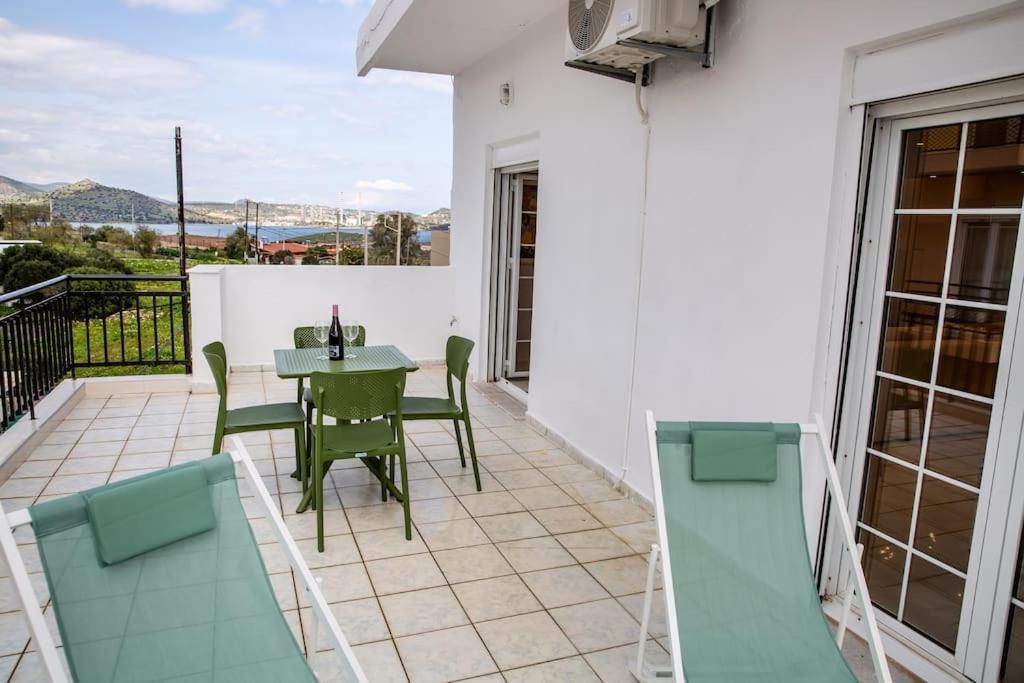Seafront Central Apt In Lavrio Apartment Exterior photo