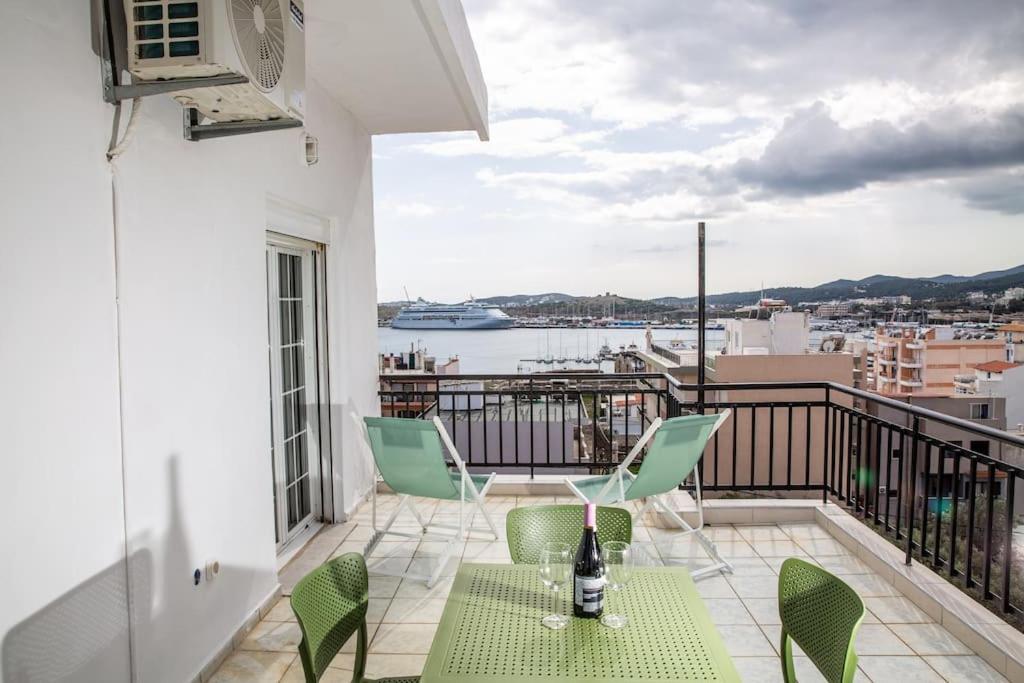 Seafront Central Apt In Lavrio Apartment Exterior photo