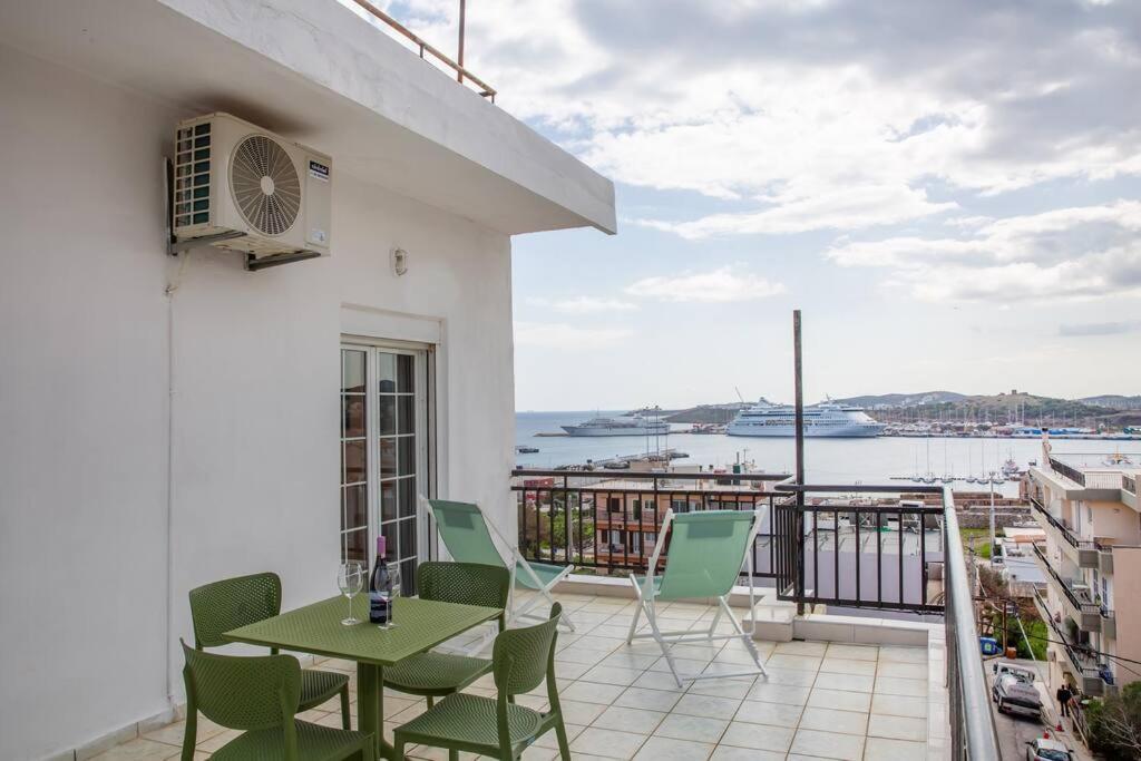 Seafront Central Apt In Lavrio Apartment Exterior photo