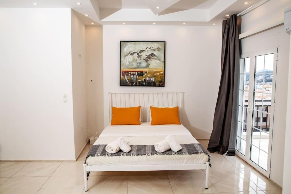 Seafront Central Apt In Lavrio Apartment Exterior photo