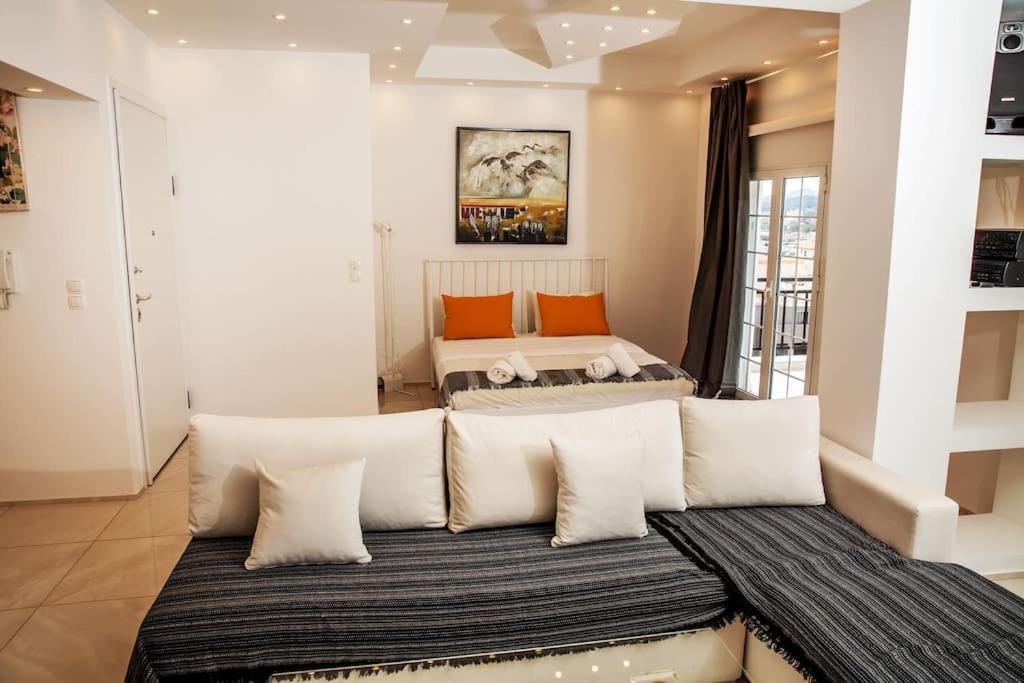 Seafront Central Apt In Lavrio Apartment Exterior photo